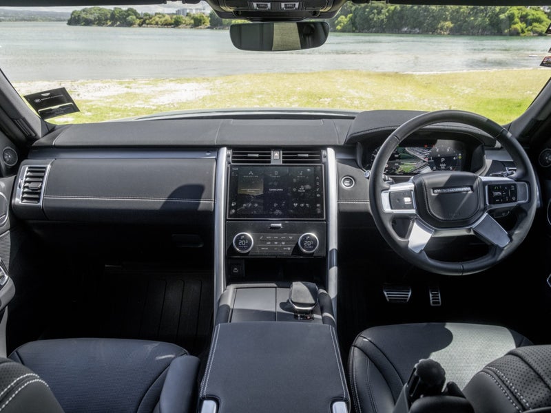 2025 Land Rover Discovery D350 Dynamic HSE image 4