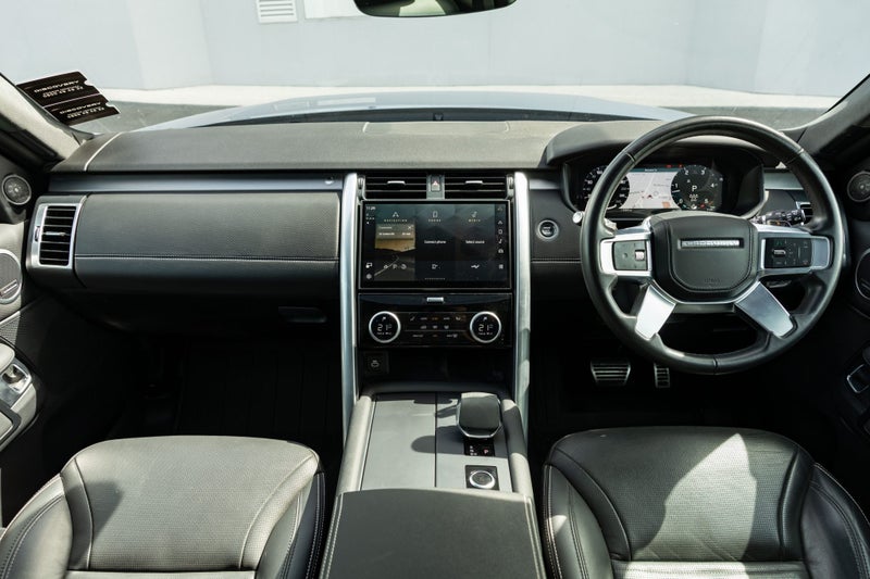 2025 Land Rover Discovery D350 Dynamic HSE image 4