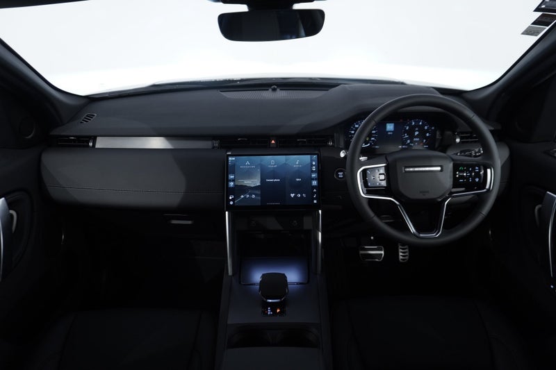 2025 Land Rover Discovery Sport P250 DYNAMIC SE... image 4