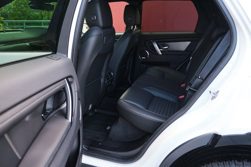 2025 Land Rover Discovery Sport P250 Dynamic SE image 4