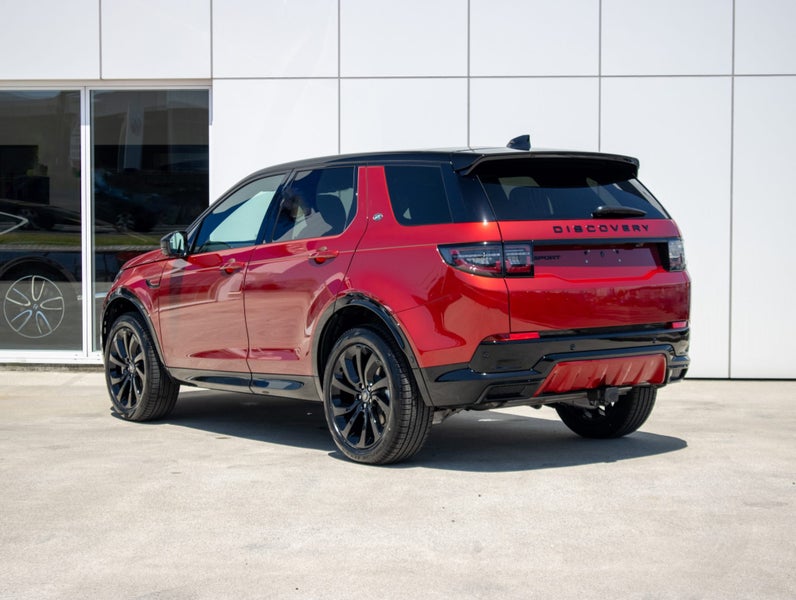 2025 Land Rover Discovery Sport P250 Dynamic SE image 2