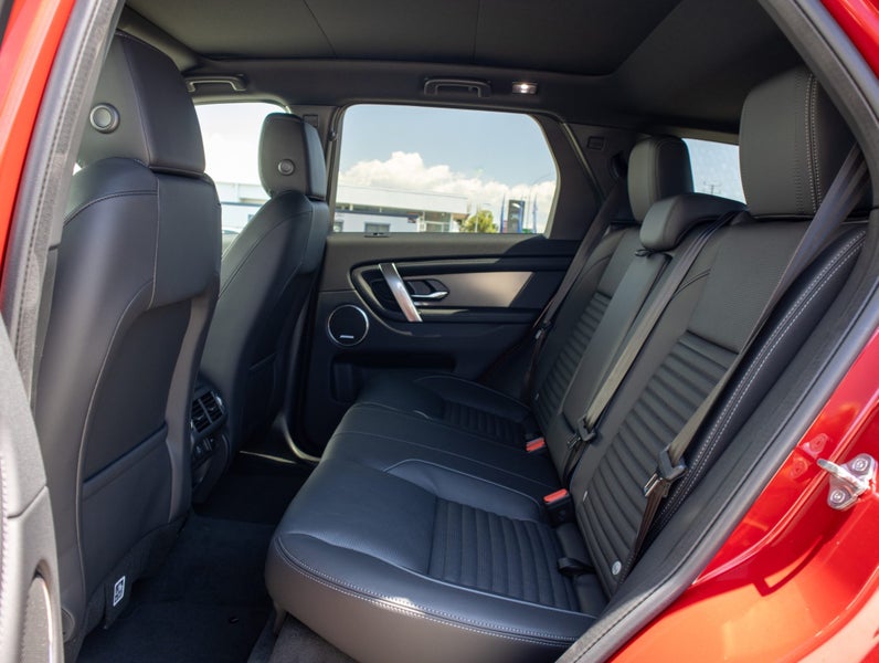 2025 Land Rover Discovery Sport P250 Dynamic SE image 5