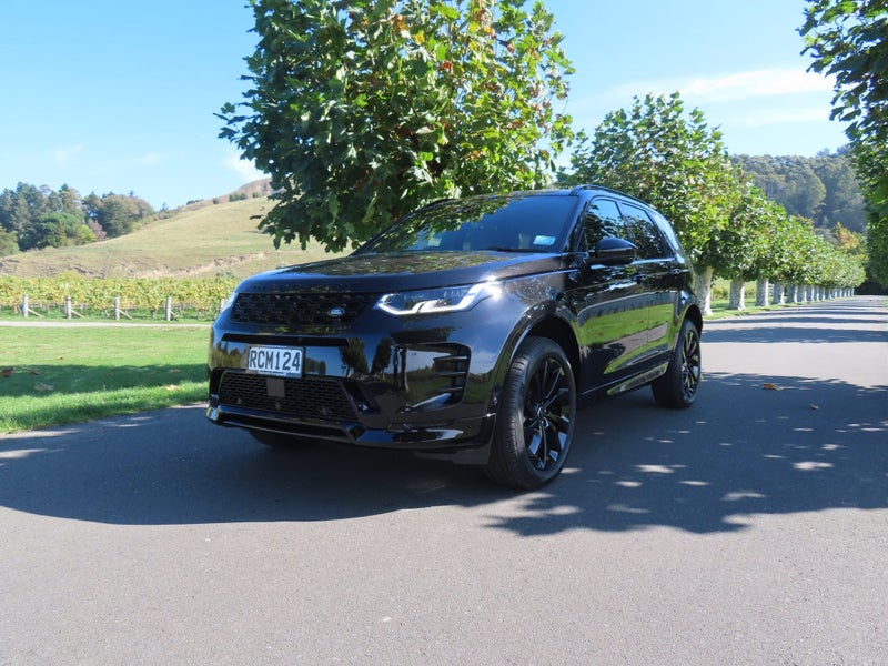 2025 Land Rover Discovery Sport P250 Dynamic SE image 1