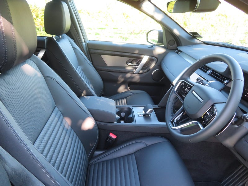2025 Land Rover Discovery Sport P250 Dynamic SE image 3