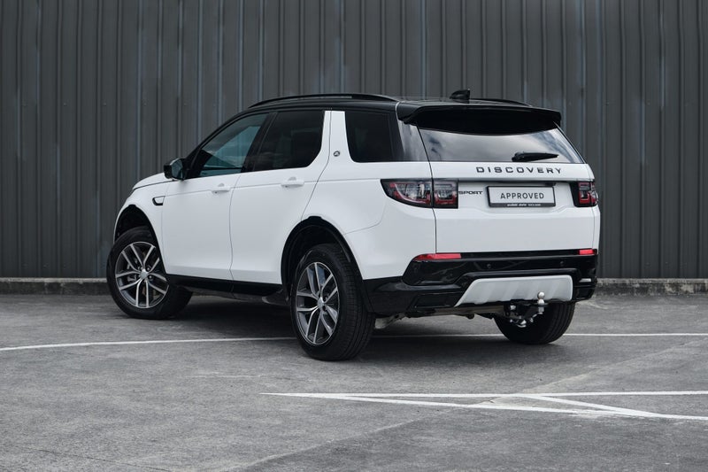 2025 Land Rover Discovery Sport P250 Dynamic SE image 2