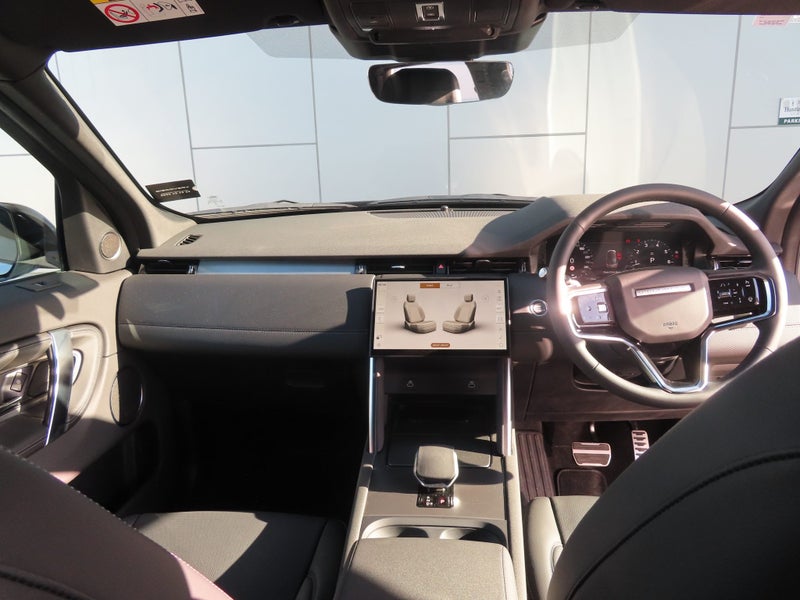 2025 Land Rover Discovery Sport P250 Dynamic SE image 4