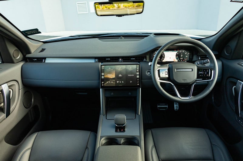2025 Land Rover Discovery Sport P250 Dynamic SE image 4