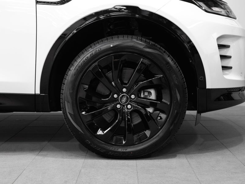 2025 Land Rover Discovery Sport P250 Dynamic SE image 4