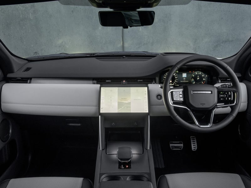 2025 Land Rover Discovery Sport P250 Dynamic SE image 4