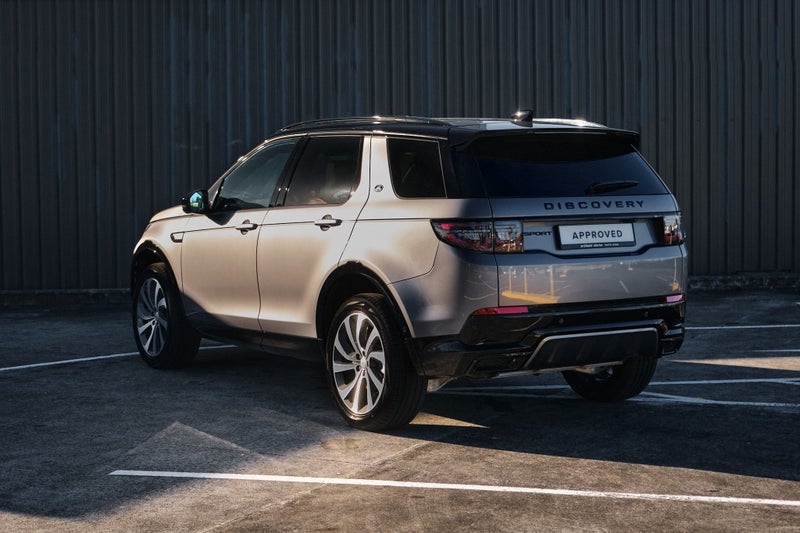 2025 Land Rover Discovery Sport P250 Dynamic SE image 2
