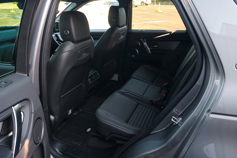 2025 Land Rover Discovery Sport P250 Dynamic SE image 3