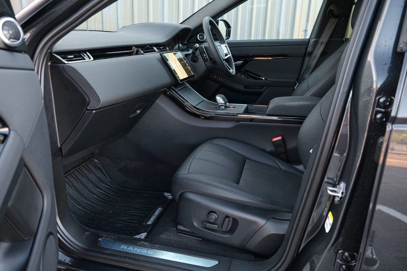 2025 Land Rover Range Rover Evoque P250 Dynamic SE image 5