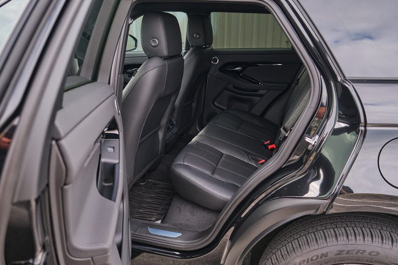 2025 Land Rover Range Rover Evoque P270e Dynami... image 5