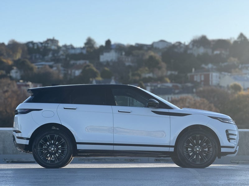 2025 Land Rover Range Rover Evoque P270e Dynami... image 3