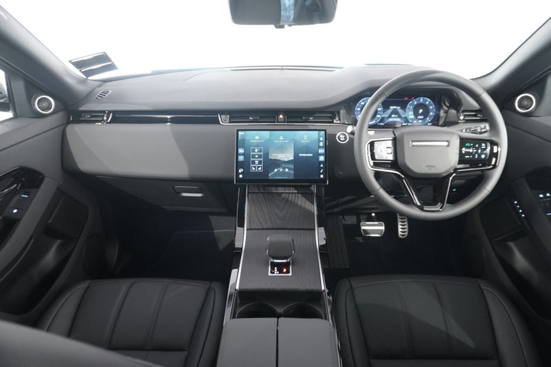 2025 Land Rover Range Rover Evoque P300E DYNAMI... image 4