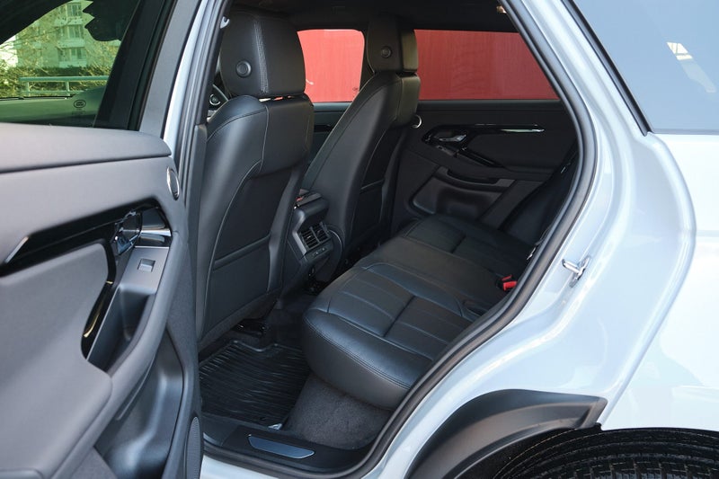 2025 Land Rover Range Rover Evoque P300e Dynami... image 3