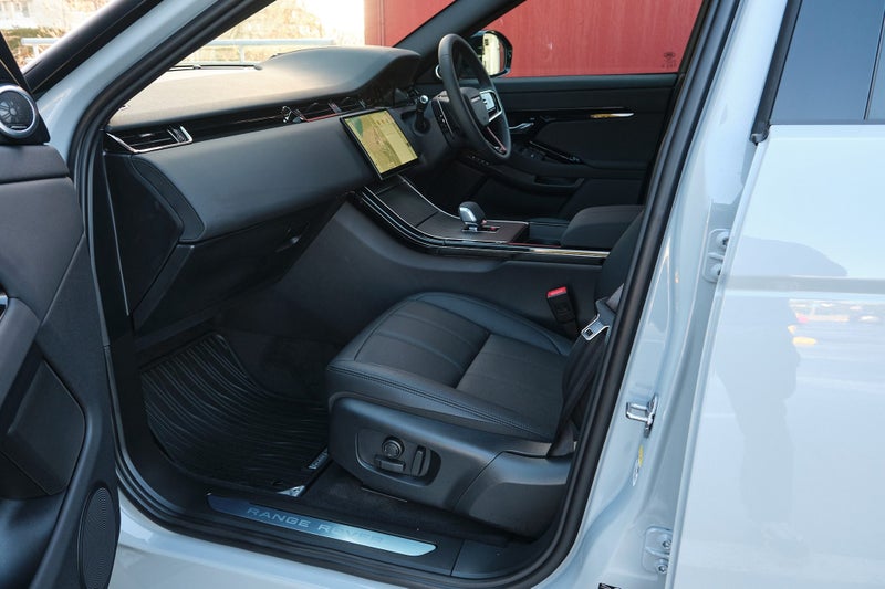 2025 Land Rover Range Rover Evoque P300e Dynami... image 5