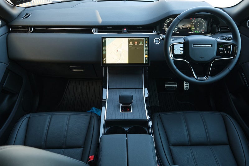 2025 Land Rover Range Rover Evoque P300e Dynami... image 4