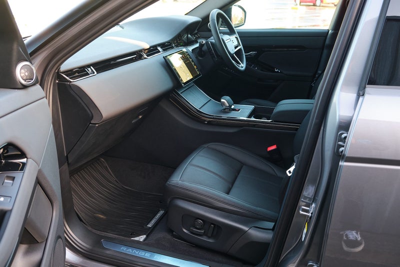 2025 Land Rover Range Rover Evoque P300e Dynami... image 5