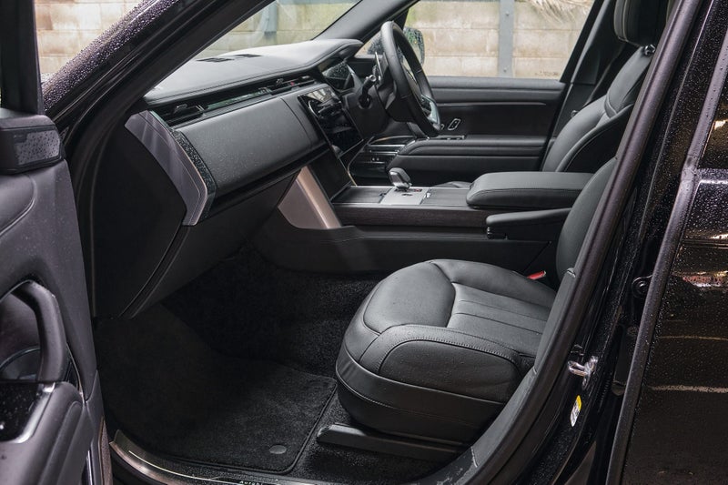 2025 Land Rover Range Rover P530 Autobiography... image 5