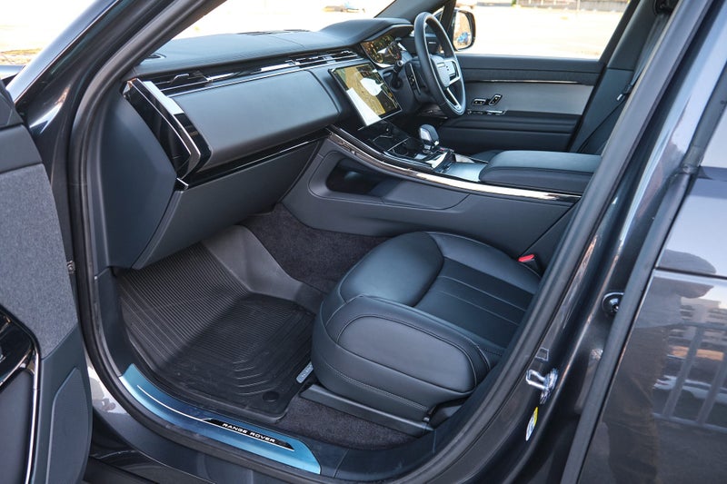 2025 Land Rover Range Rover Sport D250 SE image 5