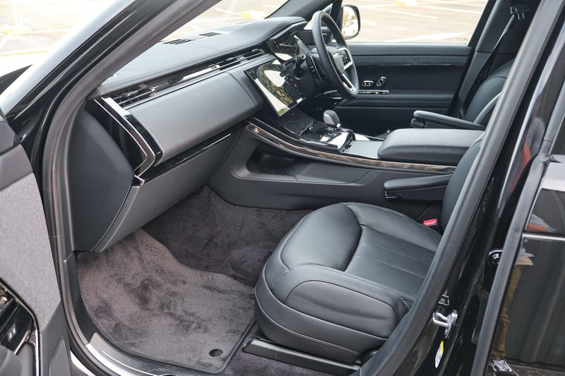 2025 Land Rover Range Rover Sport D250 SE image 5