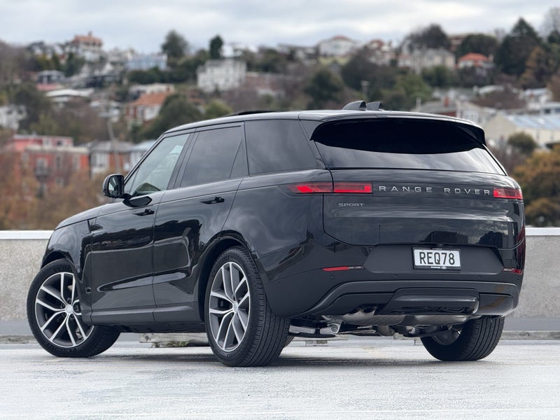 2025 Land Rover Range Rover Sport D250 SE image 2
