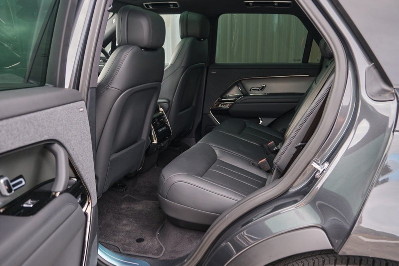2025 Land Rover Range Rover Sport D250 SE image 5