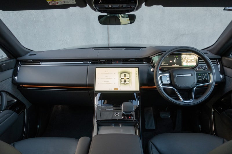 2025 Land Rover Range Rover Sport D250 SE image 3