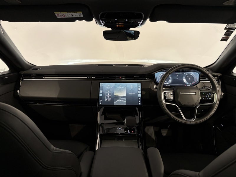 2025 Land Rover Range Rover Sport D250 Se image 4