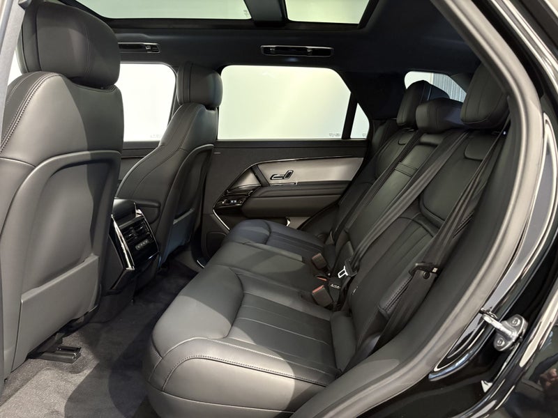 2025 Land Rover Range Rover Sport D250 Se image 5
