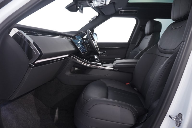 2025 Land Rover Range Rover Sport D300 DYNAMIC... image 3