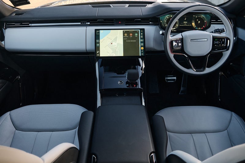 2025 Land Rover Range Rover Sport D300 Dynamic SE image 4