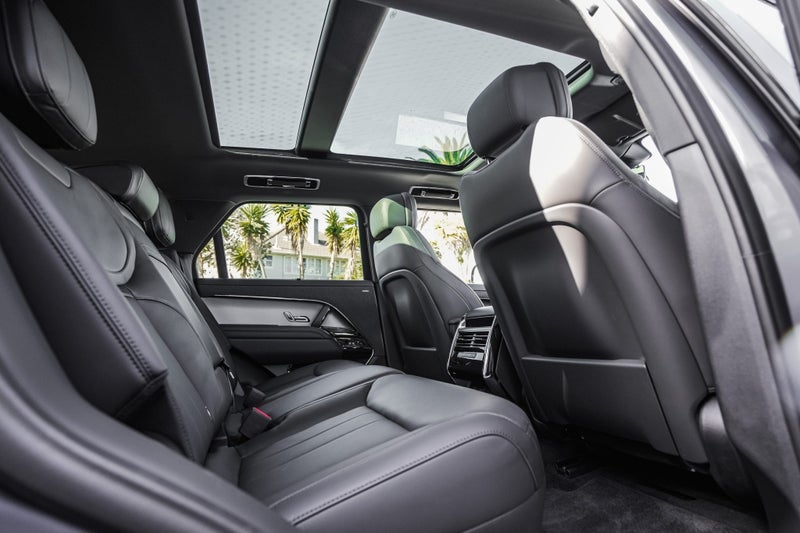 2025 Land Rover Range Rover Sport D300 Dynamic SE image 5