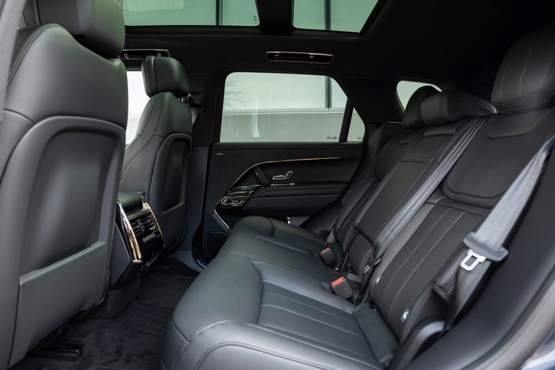 2025 Land Rover Range Rover Sport D300 Dynamic SE image 5