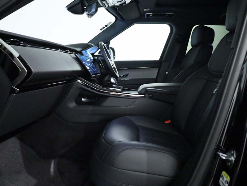 2025 Land Rover Range Rover Sport D350 DYNAMIC... image 3