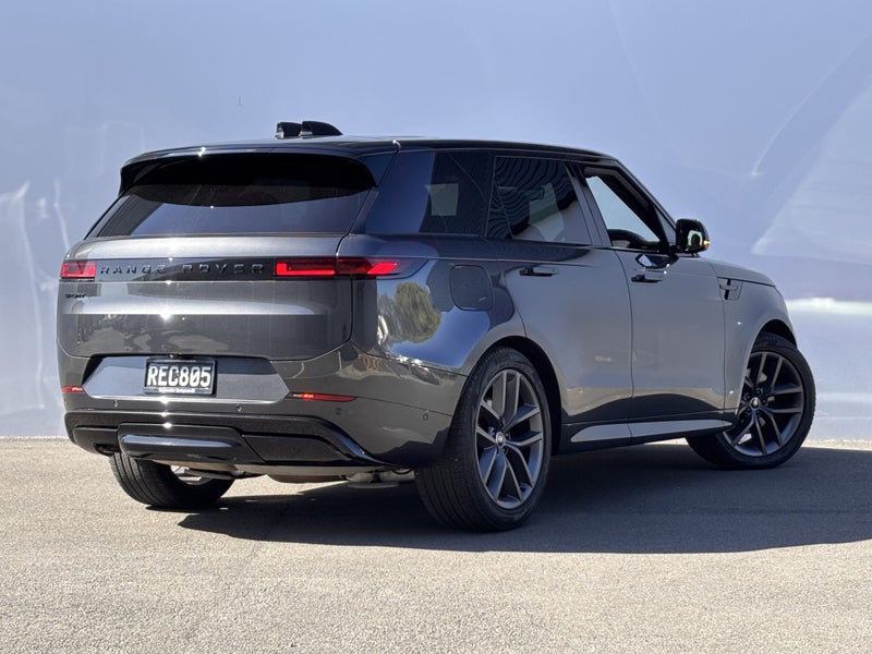 2025 Land Rover Range Rover Sport D350 Dynamic HSE image 2