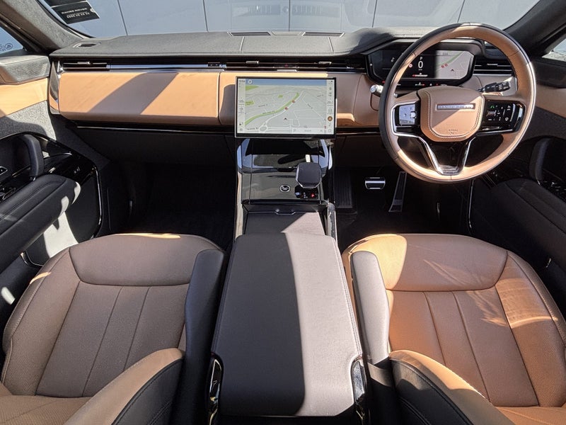 2025 Land Rover Range Rover Sport D350 Dynamic HSE image 4