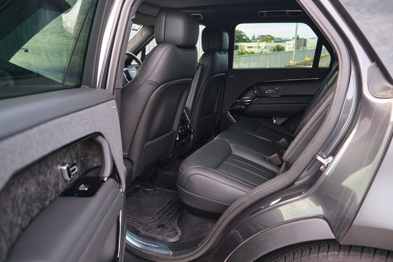 2025 Land Rover Range Rover Sport D350 Dynamic HSE image 4