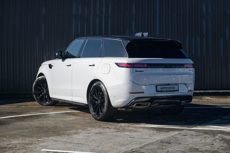 2025 Land Rover Range Rover Sport P460e Dynamic... image 2
