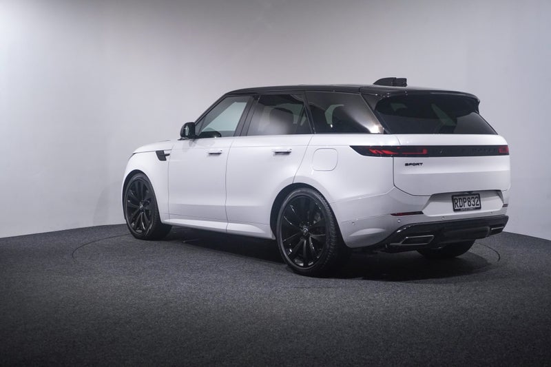2025 Land Rover Range Rover Sport P460E DYNAMIC... image 2