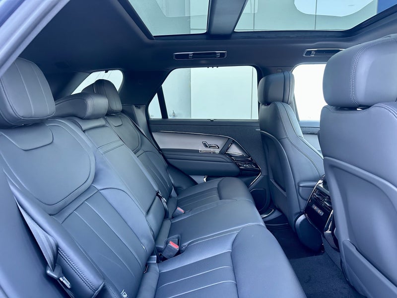 2025 Land Rover Range Rover Sport P460e Dynamic SE image 5