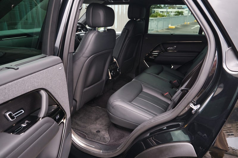 2025 Land Rover Range Rover Sport P530 Autobiog... image 4