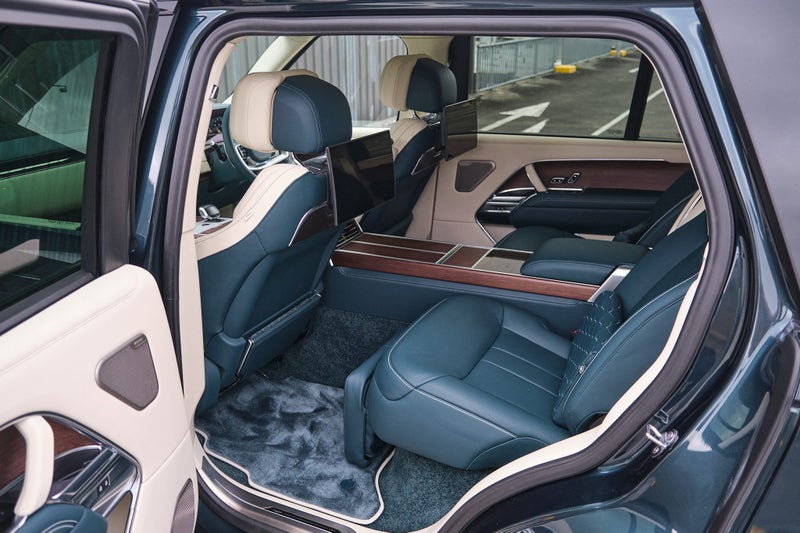 2025 Land Rover Range Rover SV Haast Edition image 4
