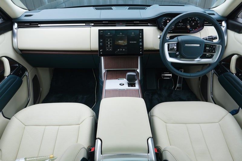 2025 Land Rover Range Rover SV Haast Edition image 5