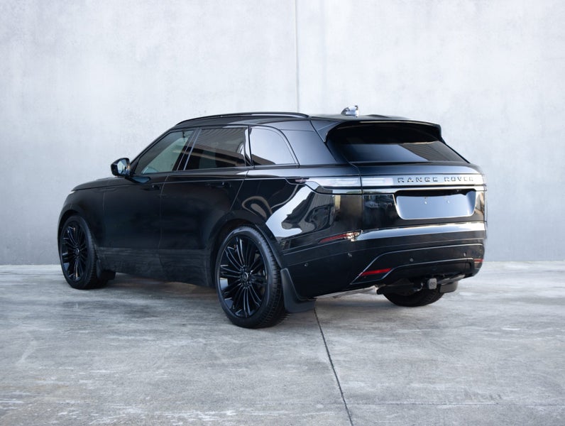 2025 Land Rover Range Rover Velar P250 Dynamic SE image 2