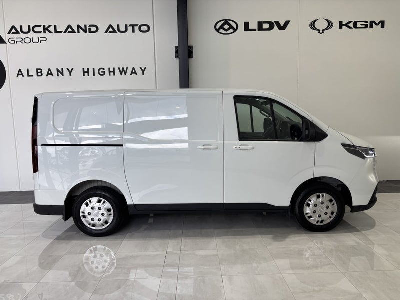 2025 LDV Deliver 7 Demo! Double-Door SWB image 3