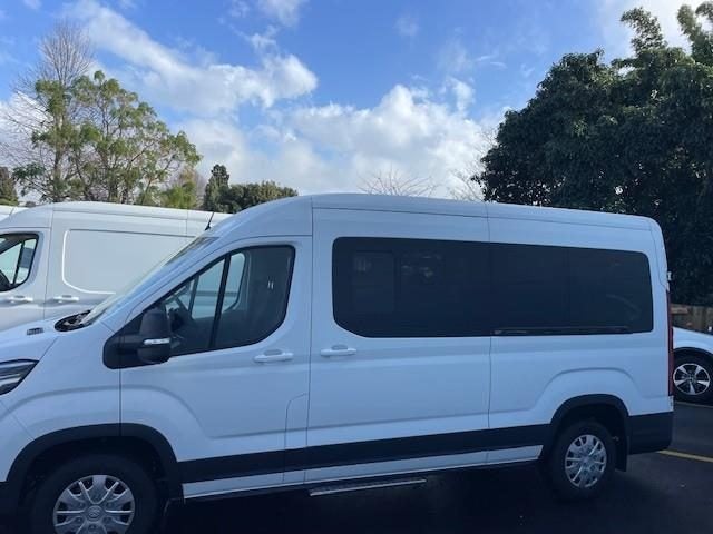 2025 LDV Deliver 9 2.0 TD Auto 12 Seat Mini Bus image 4