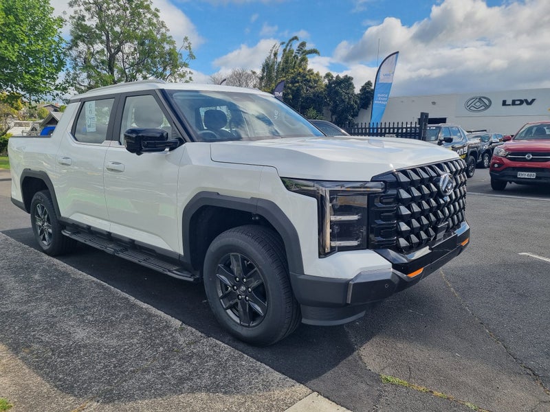 2025 LDV Terron 9 Elite 2.5TD Auto 4 x 4 Auto image 1