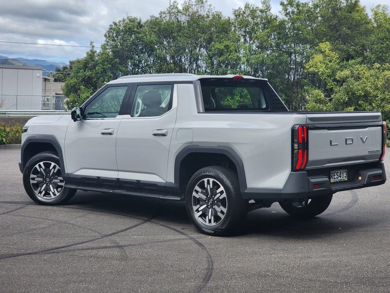 2025 LDV Terron 9 LUXURY - LAST ONE IN NZ image 2